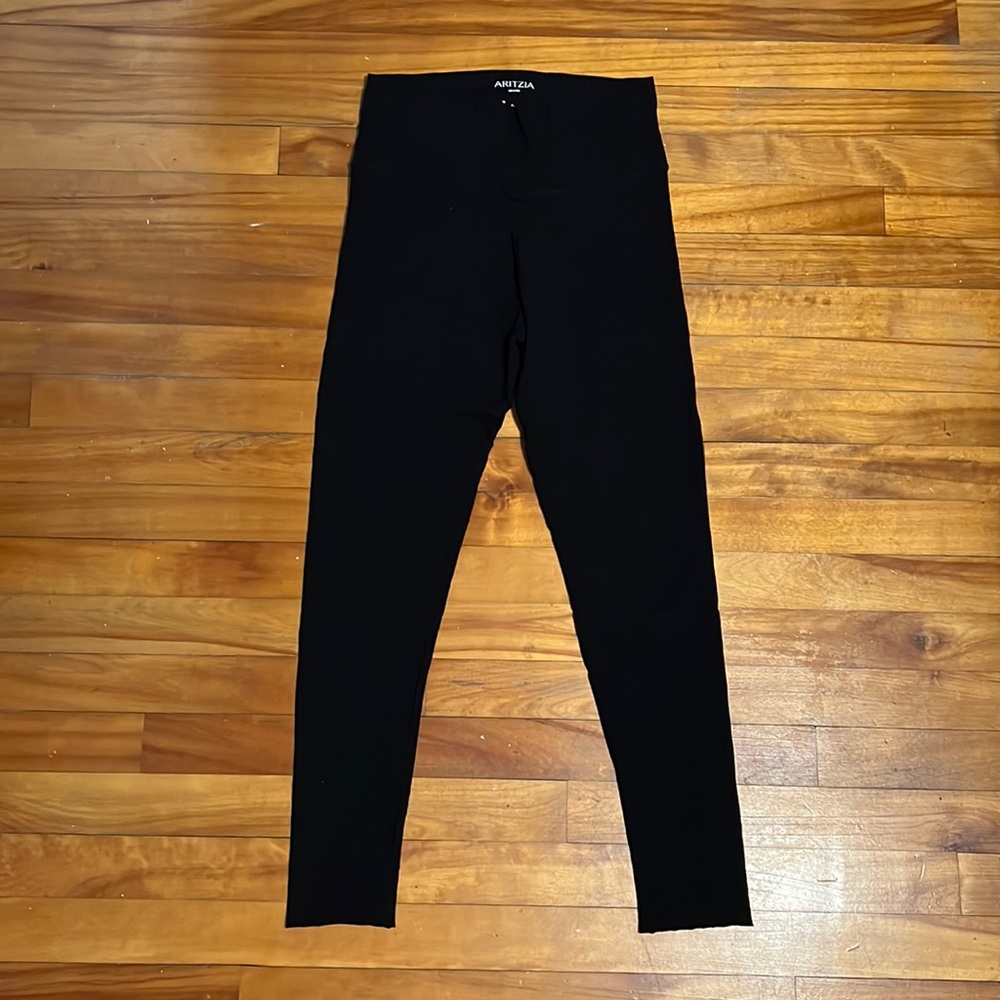 Aritzia healthcare hero leggings